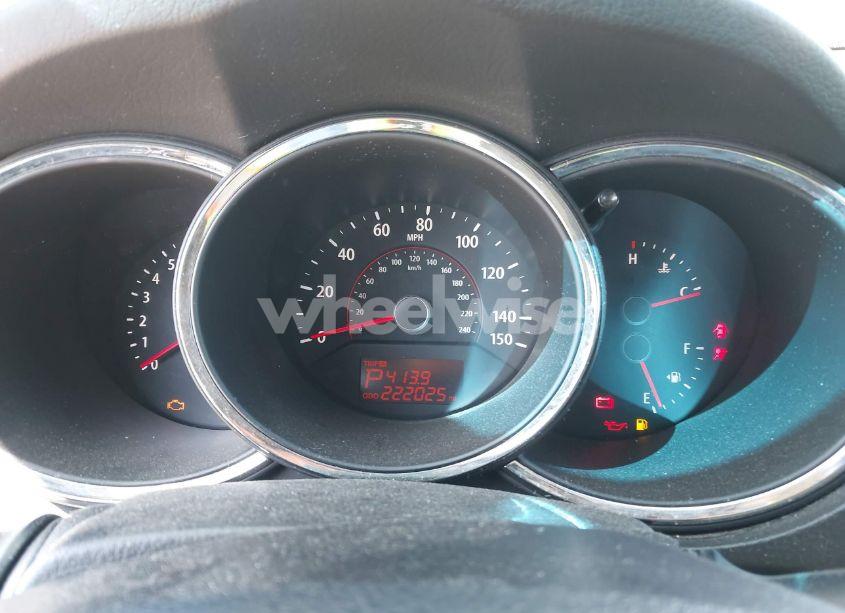 Photo 7 of 2011 Kia Sorento LX (VIN 5XYKTCA17BG072688)