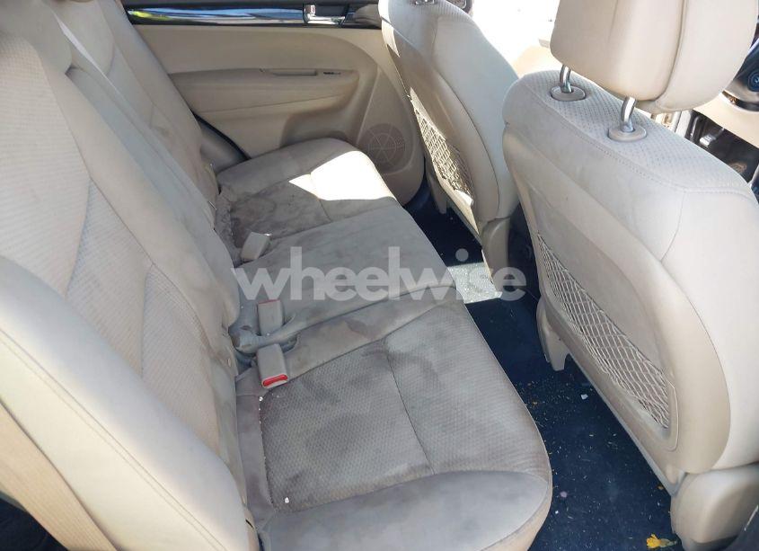Photo 8 of 2011 Kia Sorento LX (VIN 5XYKTCA17BG072688)
