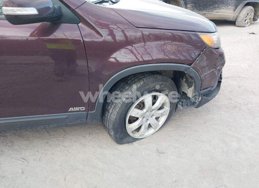 Photo 6 of 2011 Kia Sorento LX (VIN 5XYKTCA18BG013276)