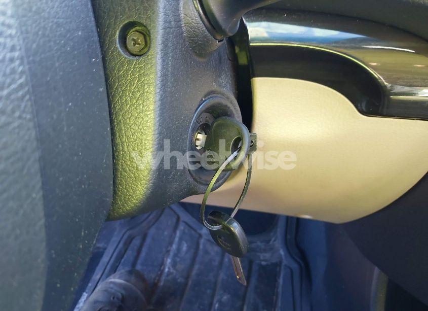 Photo 11 of 2011 Kia Sorento LX (VIN 5XYKTCA18BG023709)