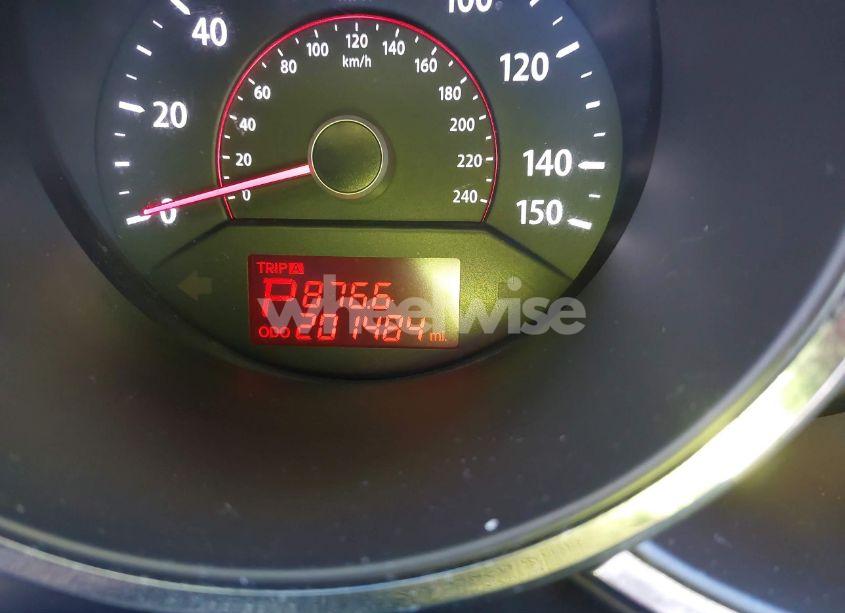 Photo 7 of 2011 Kia Sorento LX (VIN 5XYKTCA18BG023709)