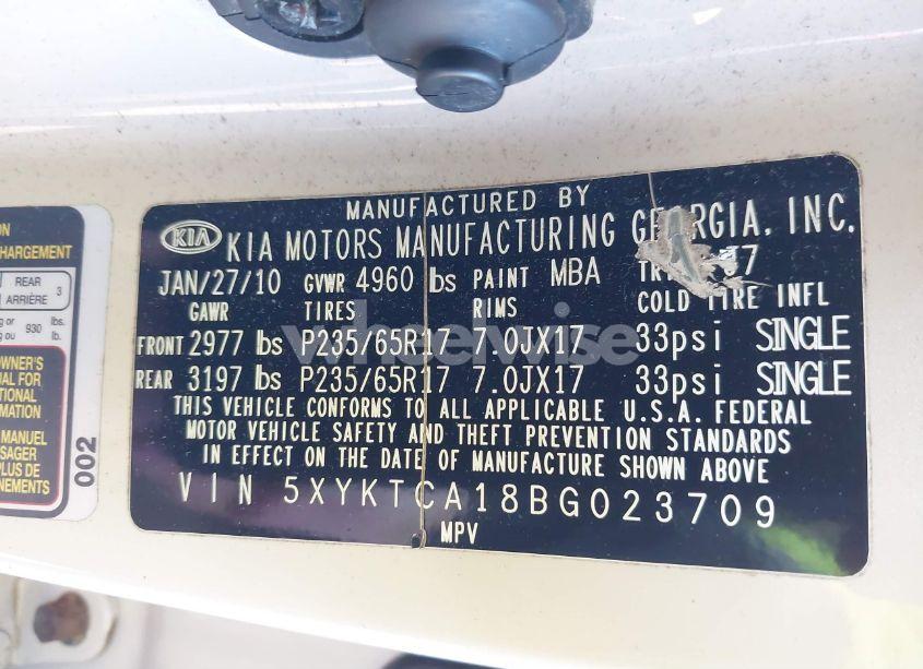 Photo 9 of 2011 Kia Sorento LX (VIN 5XYKTCA18BG023709)