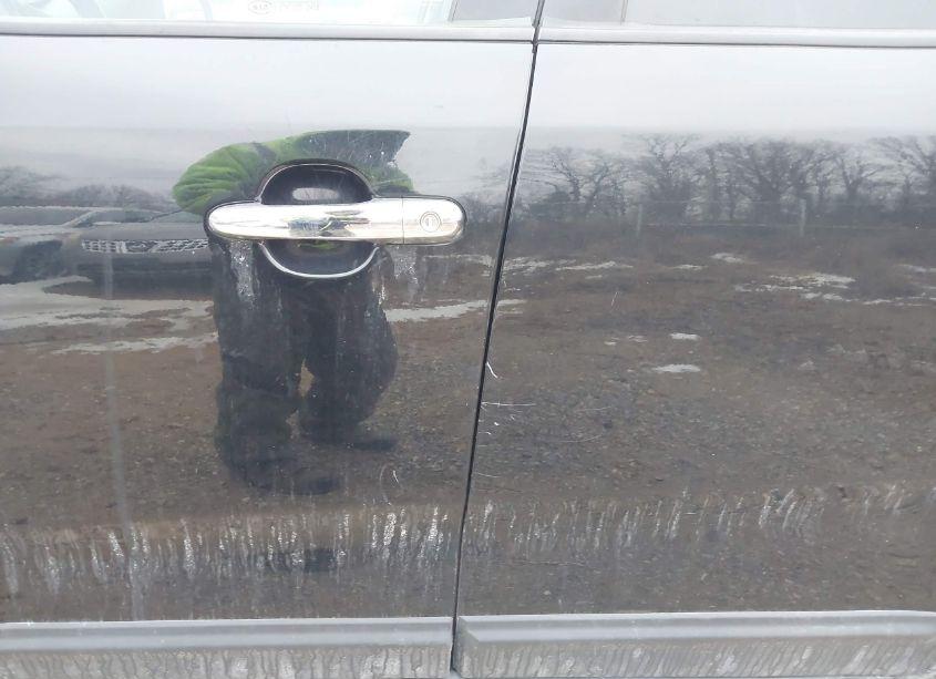 Photo 12 of 2011 Kia Sorento LX (VIN 5XYKTCA18BG066169)