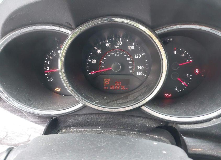 Photo 7 of 2011 Kia Sorento LX (VIN 5XYKTCA18BG118223)