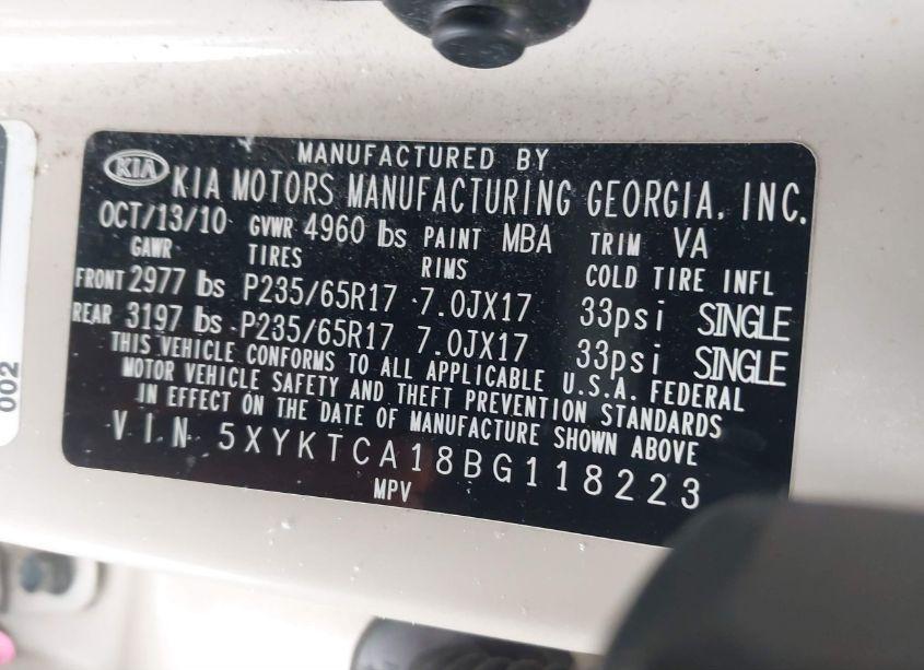 Photo 9 of 2011 Kia Sorento LX (VIN 5XYKTCA18BG118223)