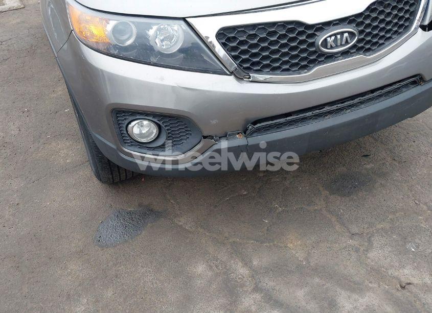 Photo 12 of 2011 Kia Sorento LX (VIN 5XYKTCA19BG087600)