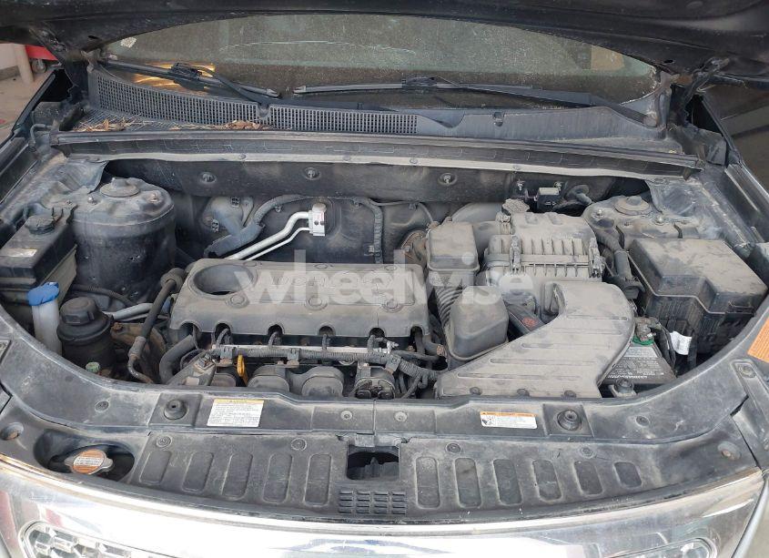 Photo 10 of 2011 Kia Sorento LX (VIN 5XYKTCA1XBG026949)