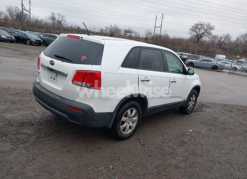 Photo 4 of 2011 Kia Sorento LX (VIN 5XYKTCA1XBG144063)