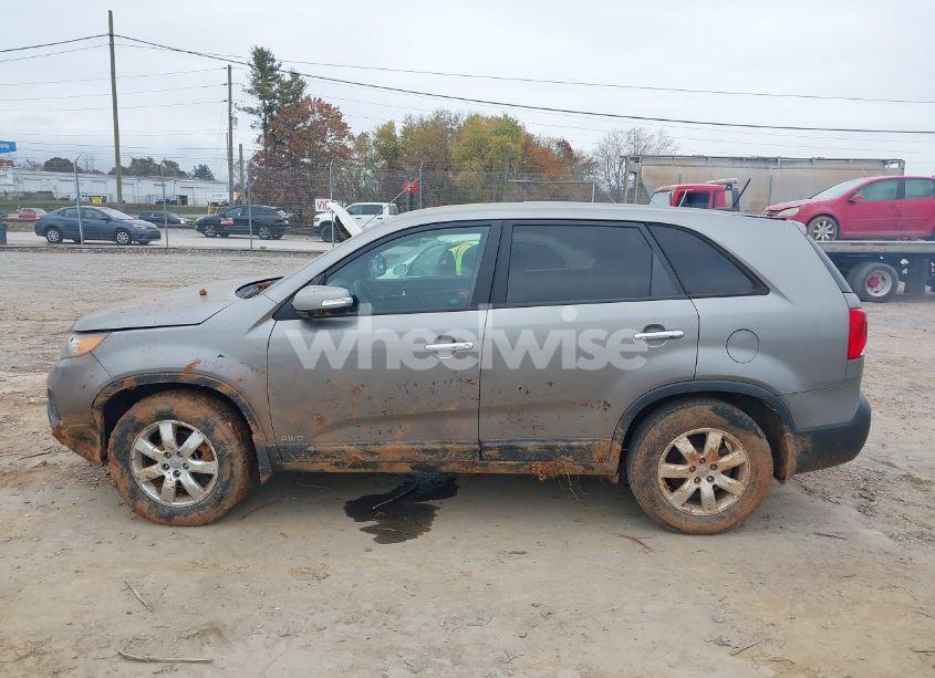 Photo 13 of 2012 Kia Sorento LX (VIN 5XYKTCA60CG221472)