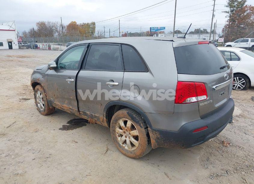 Photo 3 of 2012 Kia Sorento LX (VIN 5XYKTCA60CG221472)