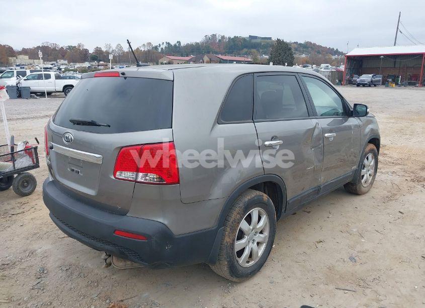 Photo 4 of 2012 Kia Sorento LX (VIN 5XYKTCA60CG221472)