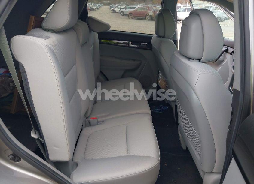 Photo 8 of 2012 Kia Sorento LX (VIN 5XYKTCA60CG221472)