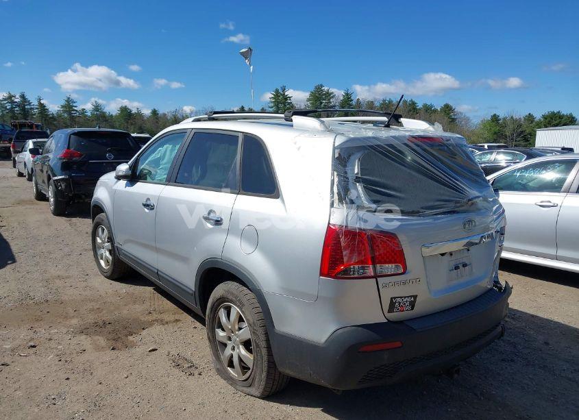 Photo 3 of 2012 Kia Sorento LX (VIN 5XYKTCA60CG223660)