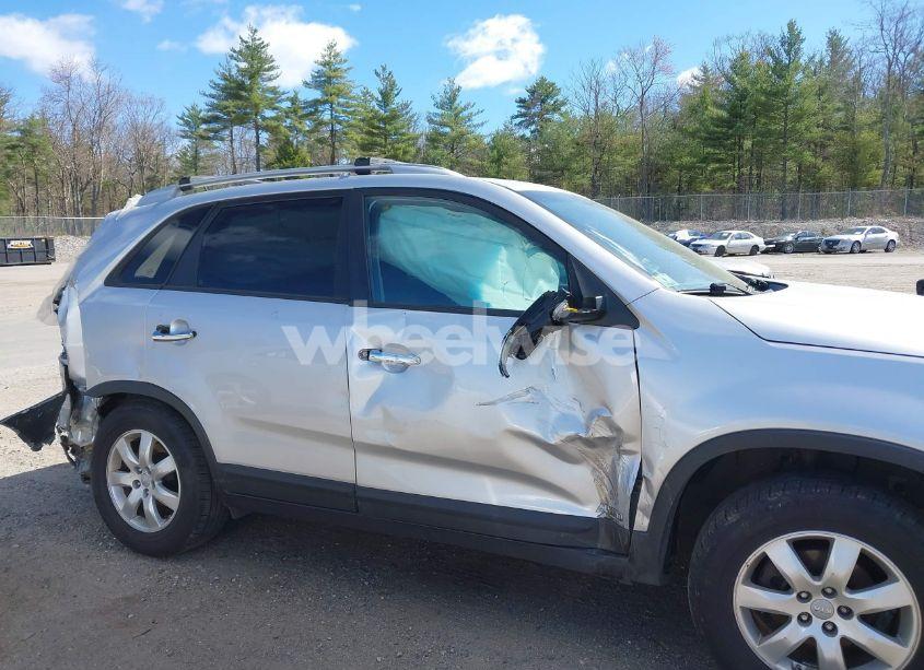 Photo 6 of 2012 Kia Sorento LX (VIN 5XYKTCA60CG223660)