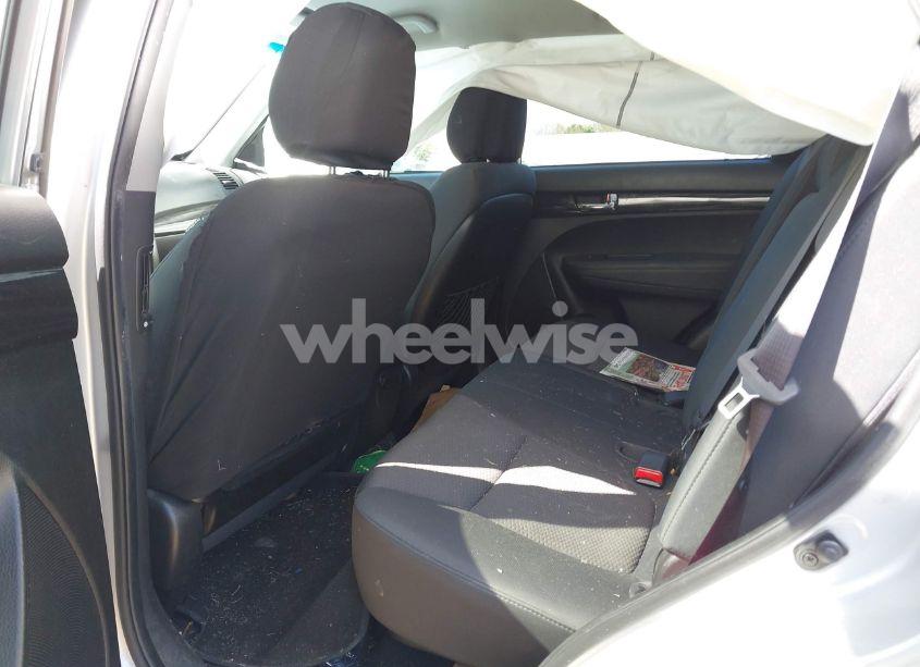 Photo 8 of 2012 Kia Sorento LX (VIN 5XYKTCA60CG223660)