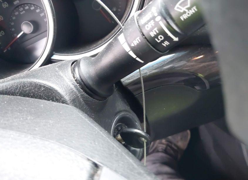 Photo 11 of 2013 Kia Sorento LX (VIN 5XYKTCA60DG324554)