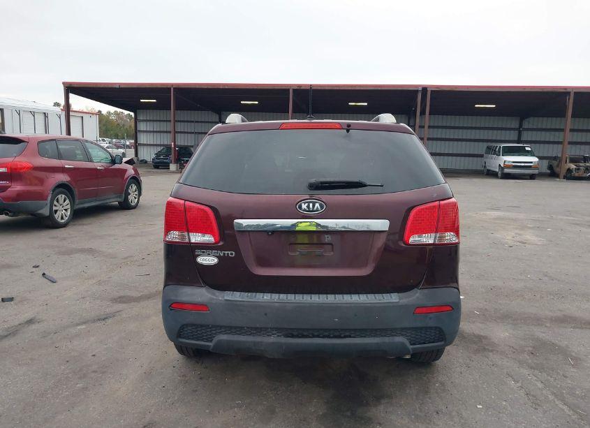 Photo 16 of 2013 Kia Sorento LX (VIN 5XYKTCA60DG324554)