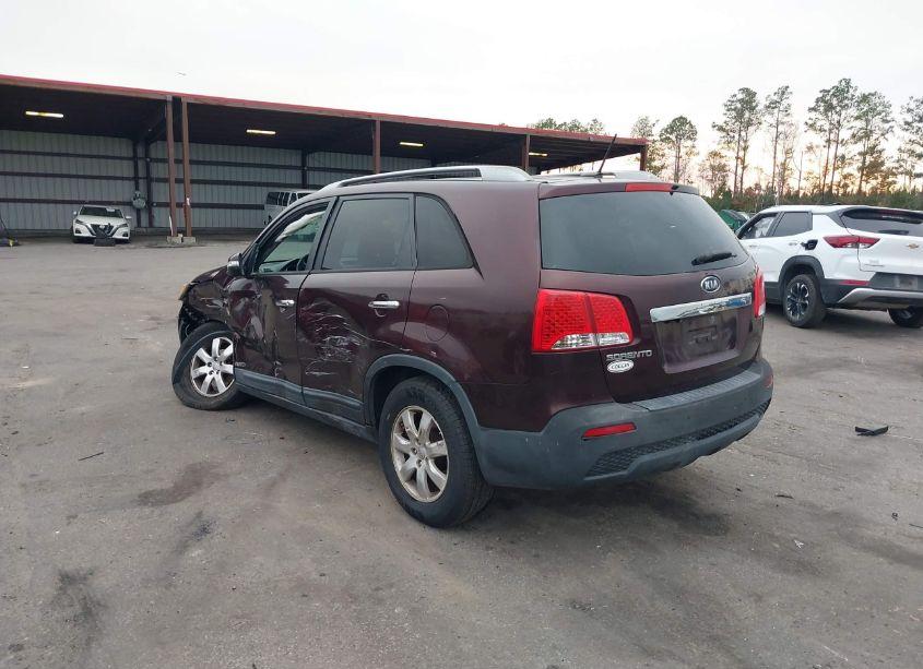 Photo 3 of 2013 Kia Sorento LX (VIN 5XYKTCA60DG324554)