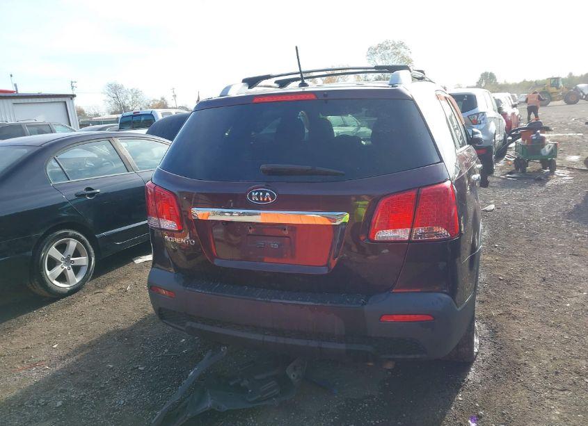 Photo 17 of 2013 Kia Sorento LX (VIN 5XYKTCA60DG333111)