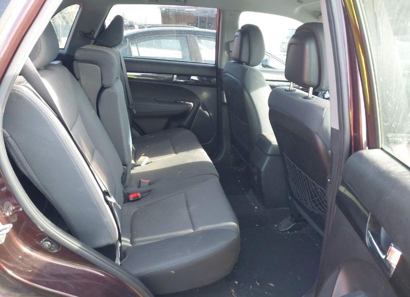 Photo 8 of 2013 Kia Sorento LX (VIN 5XYKTCA60DG333111)