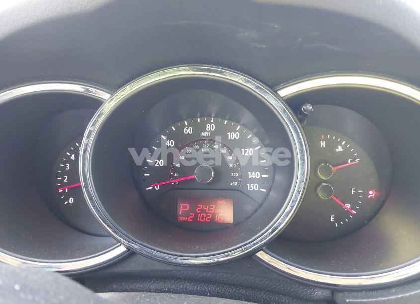 Photo 7 of 2013 Kia Sorento LX (VIN 5XYKTCA60DG347929)