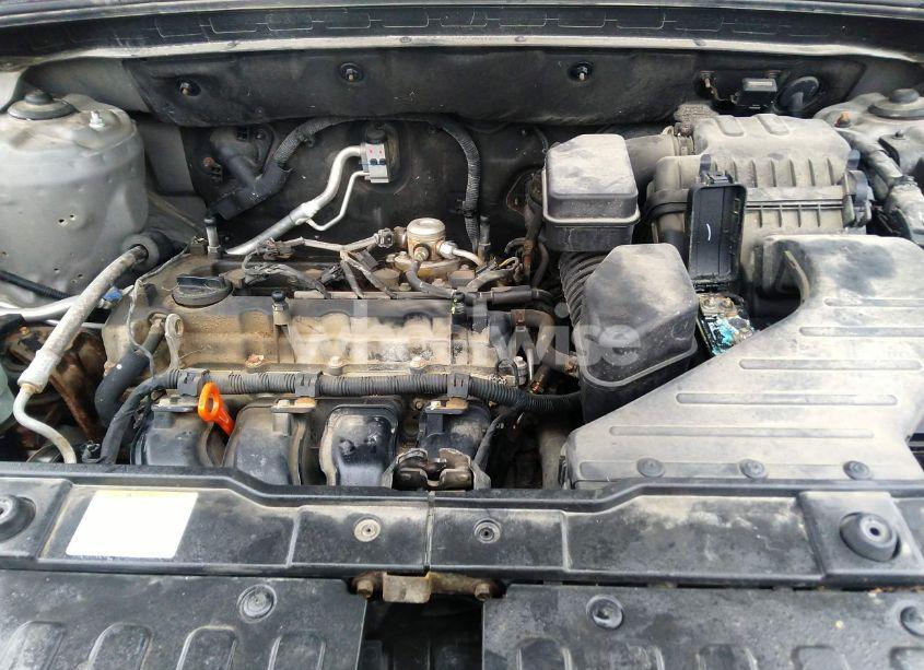 Photo 10 of 2013 Kia Sorento LX (VIN 5XYKTCA60DG408695)