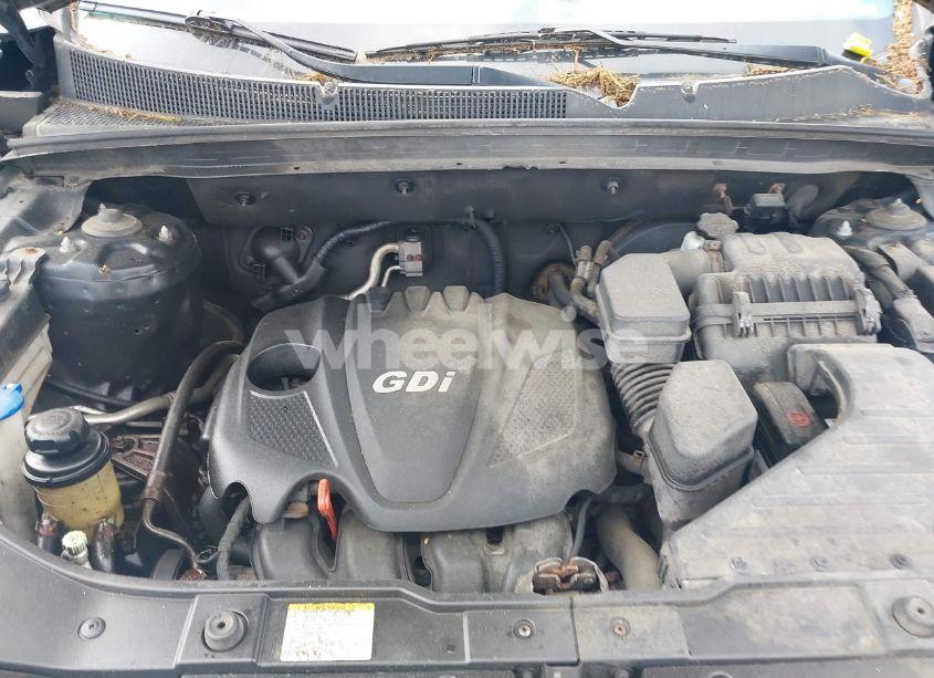 Photo 10 of 2013 Kia Sorento LX (VIN 5XYKTCA60DG418613)