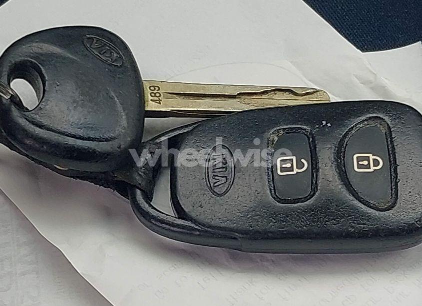 Photo 11 of 2013 Kia Sorento LX (VIN 5XYKTCA60DG418613)