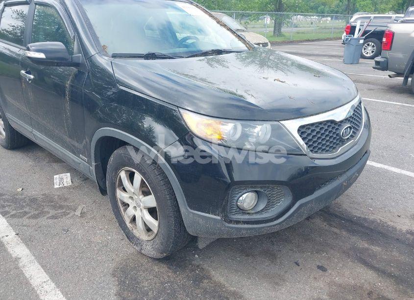 Photo 6 of 2013 Kia Sorento LX (VIN 5XYKTCA60DG418613)