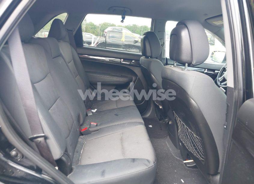 Photo 8 of 2013 Kia Sorento LX (VIN 5XYKTCA60DG418613)