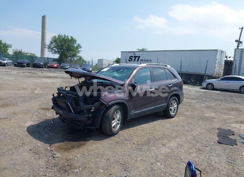 Photo 2 of 2014 Kia Sorento LX (VIN 5XYKTCA60EG476142)
