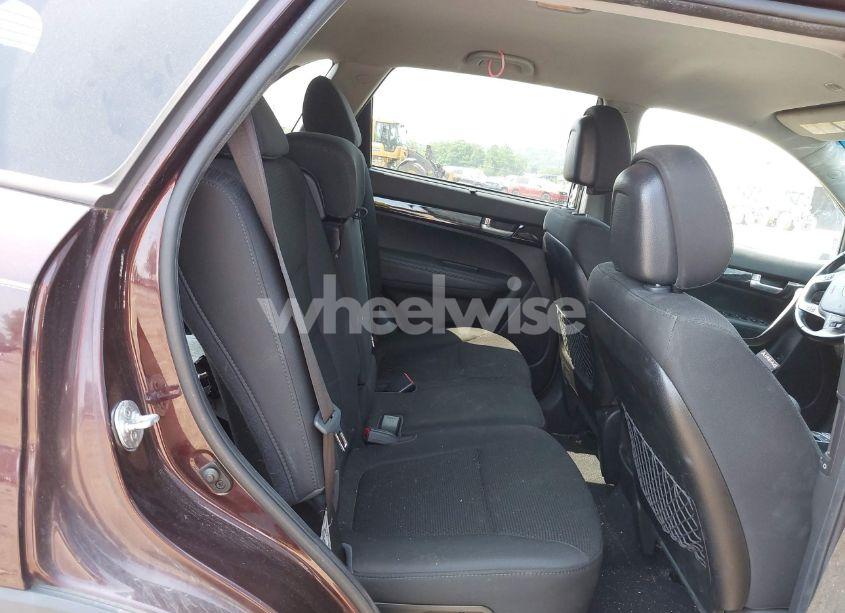 Photo 8 of 2014 Kia Sorento LX (VIN 5XYKTCA60EG476142)