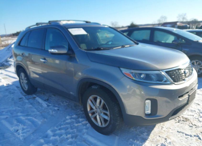 2014 Kia Sorento LX (VIN 5XYKTCA60EG509270) main photo