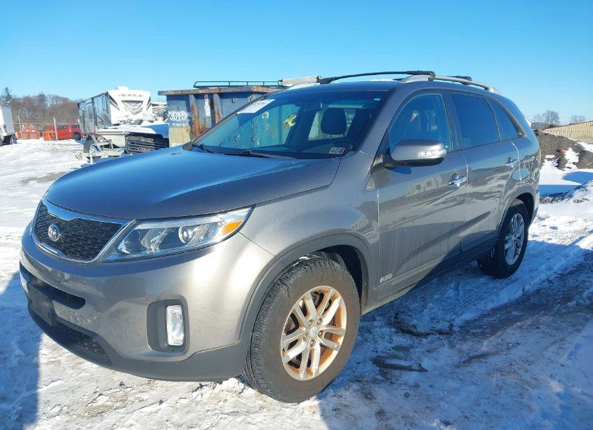 Photo 2 of 2014 Kia Sorento LX (VIN 5XYKTCA60EG509270)
