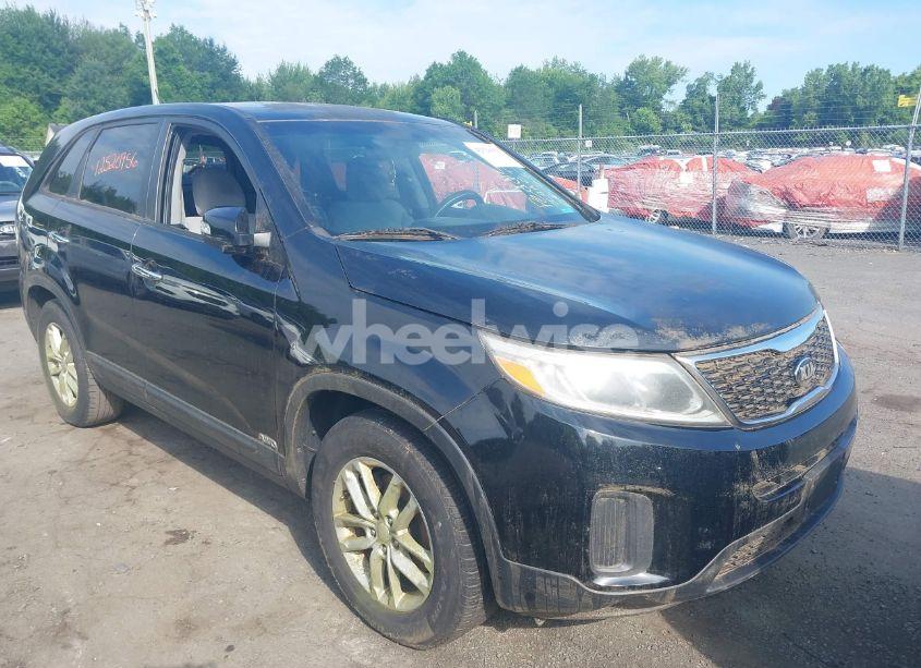 2014 Kia Sorento LX (VIN 5XYKTCA60EG526747) main photo