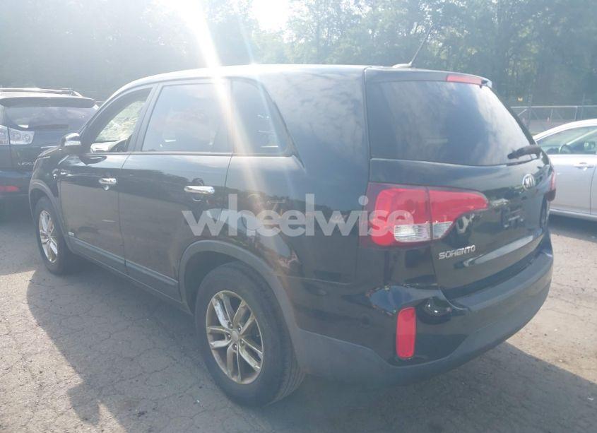 Photo 3 of 2014 Kia Sorento LX (VIN 5XYKTCA60EG526747)
