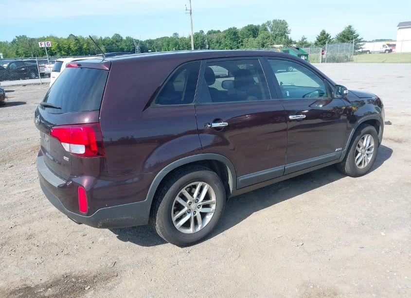 Photo 4 of 2014 Kia Sorento LX (VIN 5XYKTCA60EG549476)