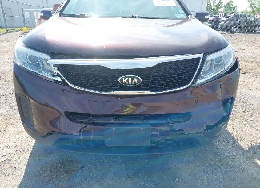 Photo 6 of 2014 Kia Sorento LX (VIN 5XYKTCA60EG549476)