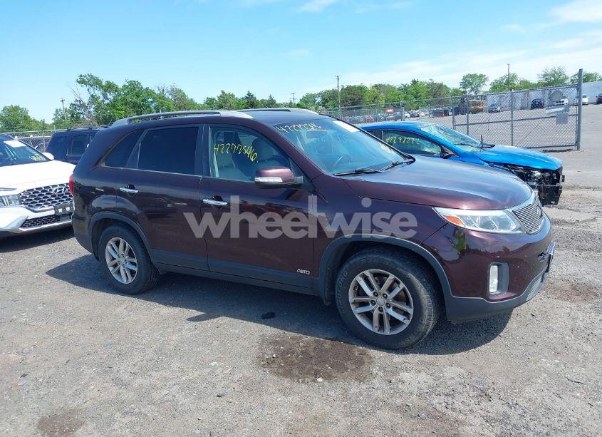 Photo 13 of 2015 Kia Sorento LX (VIN 5XYKTCA60FG638823)