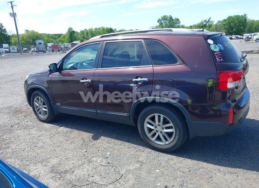 Photo 14 of 2015 Kia Sorento LX (VIN 5XYKTCA60FG638823)