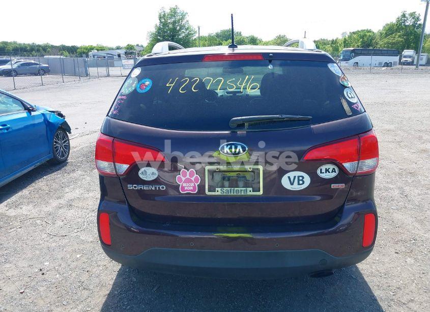 Photo 16 of 2015 Kia Sorento LX (VIN 5XYKTCA60FG638823)