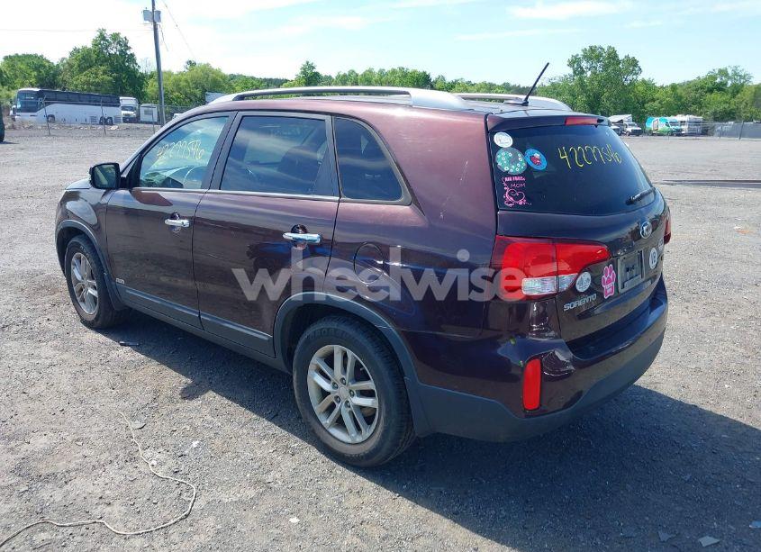 Photo 3 of 2015 Kia Sorento LX (VIN 5XYKTCA60FG638823)