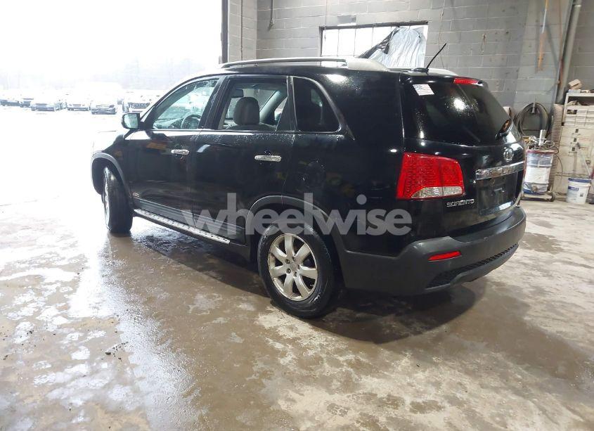 Photo 3 of 2012 Kia Sorento LX (VIN 5XYKTCA61CG264833)