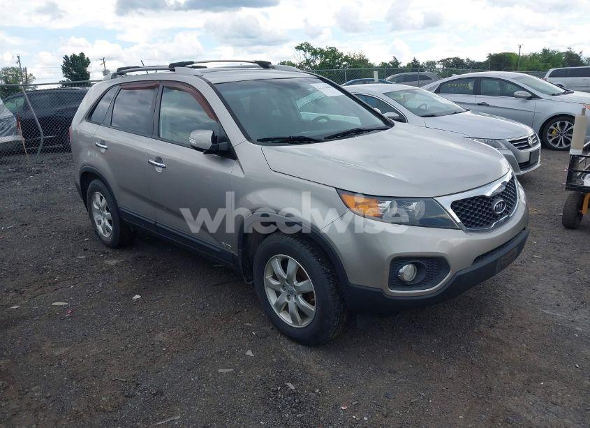 2012 Kia Sorento LX (VIN 5XYKTCA61CG278456) main photo