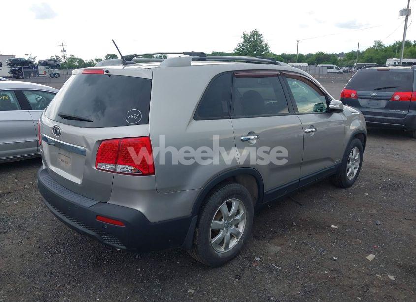 Photo 4 of 2012 Kia Sorento LX (VIN 5XYKTCA61CG278456)