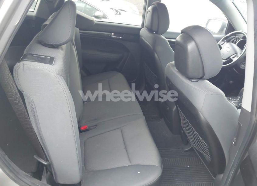 Photo 8 of 2012 Kia Sorento LX (VIN 5XYKTCA61CG278456)
