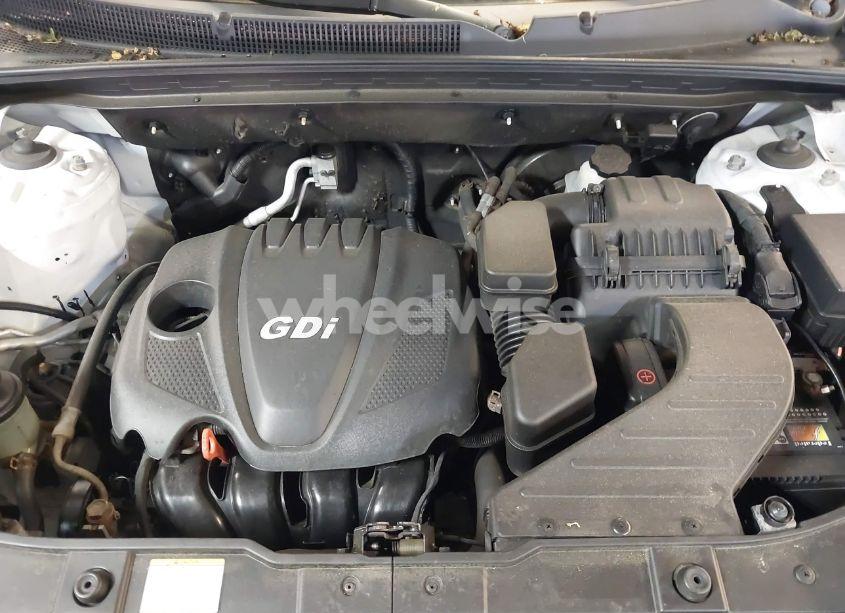 Photo 10 of 2013 Kia Sorento LX (VIN 5XYKTCA61DG332775)