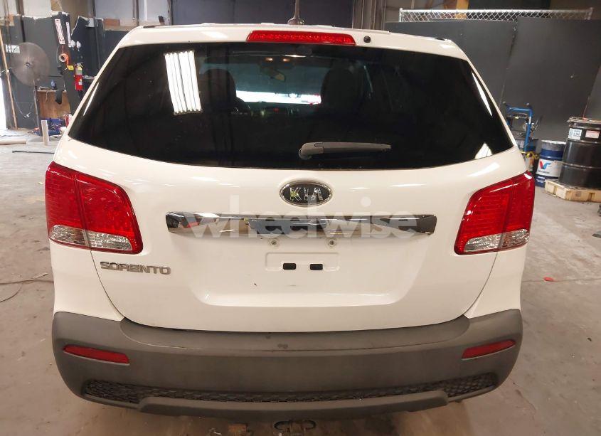 Photo 16 of 2013 Kia Sorento LX (VIN 5XYKTCA61DG332775)