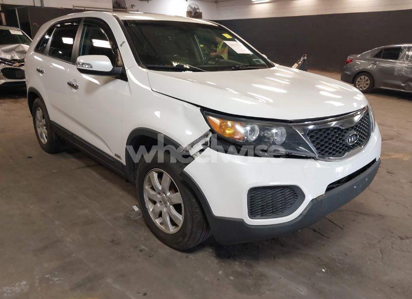 Photo 6 of 2013 Kia Sorento LX (VIN 5XYKTCA61DG332775)