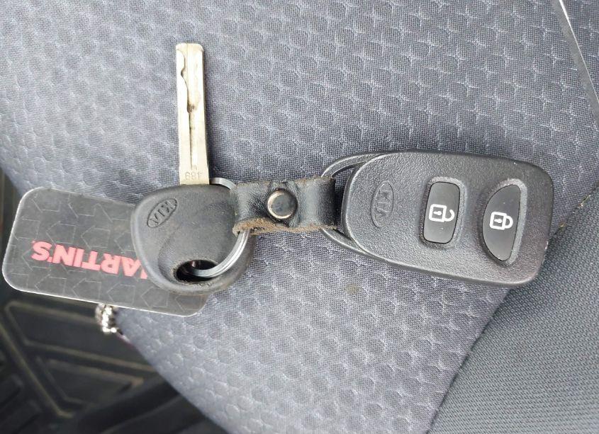 Photo 11 of 2013 Kia Sorento LX (VIN 5XYKTCA61DG349298)